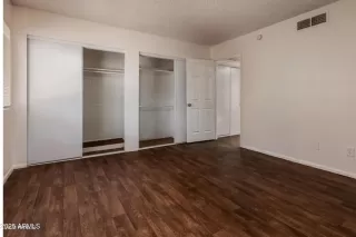 Photo #5: 6838266 Listing