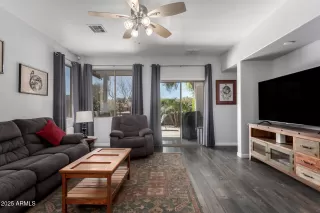 Photo #3: 6838272 Listing