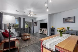 Photo #4: 6838272 Listing