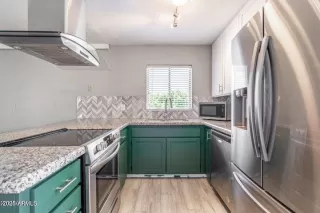 Photo #2: 6838359 Listing 