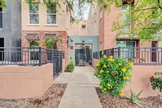 More Details about MLS # 6838371 : 706 E WASHINGTON STREET#204