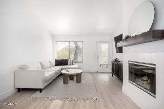 Photo #2: 6838445 Listing