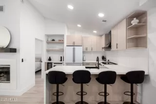 Photo #6: 6838445 Listing