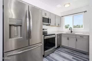 Photo #4: 6838455 Listing