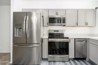 Photo #5: 6838455 Listing