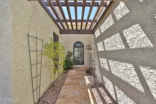 Photo #4: 6838579 Listing