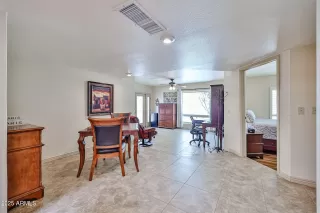 Photo #6: 6838579 Listing