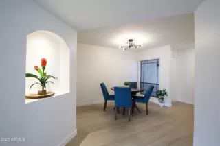 Photo #3: 6838586 Listing 