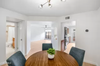 Photo #5: 6838586 Listing 