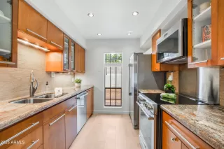 Photo #6: 6838586 Listing 