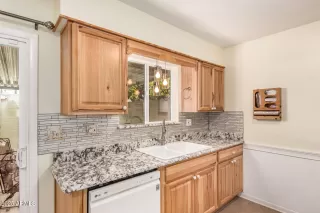 Photo #6: 6838637 Listing