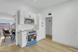 Photo #1: 6838640 Listing