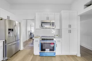 Photo #2: 6838640 Listing