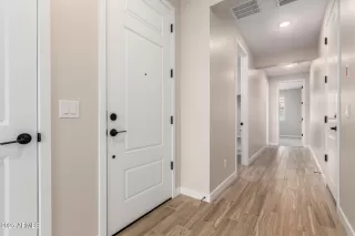 Photo #4: 6838667 Listing