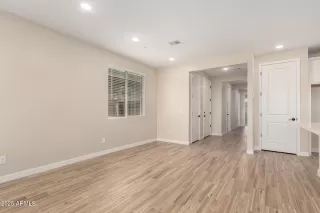 Photo #6: 6838667 Listing