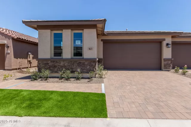 MLS: 6838672 Condo For Sale