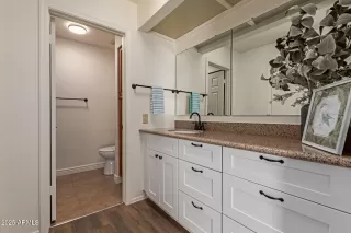 Photo #6: 6838688 Listing