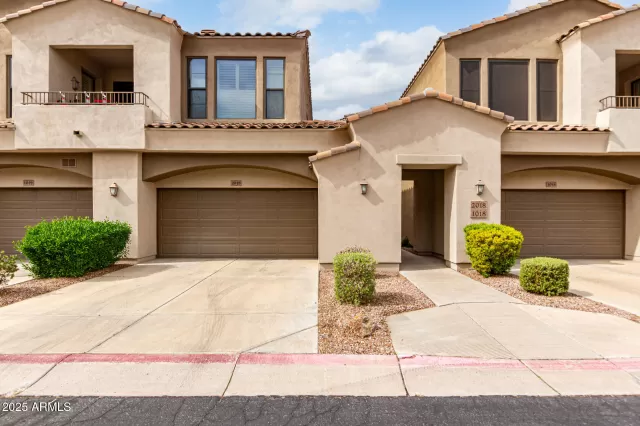 MLS: 6838752 Condo For Sale