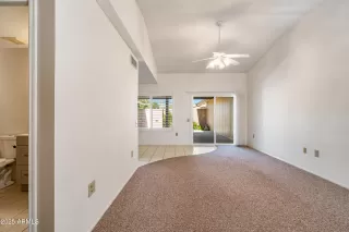 Photo #6: 6838797 Listing