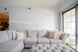 Photo #4: 6838815 Listing 