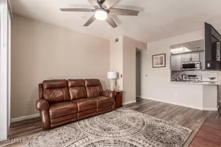 Photo #4: 6838873 Listing