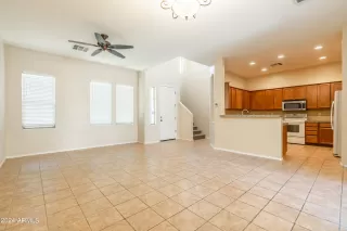 Photo #3: 6838960 Listing 