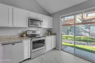 Photo #2: 6839006 Listing