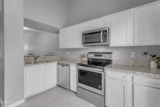 Photo #5: 6839006 Listing