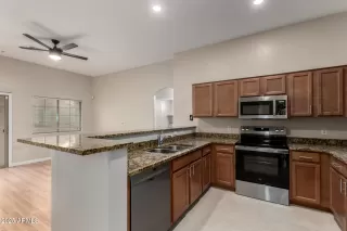 Photo #6: 6839017 Listing