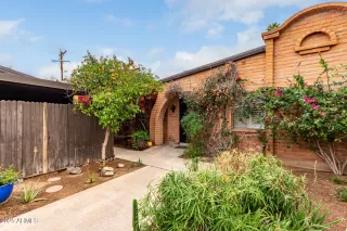 Photo #2: 6839042 Listing 