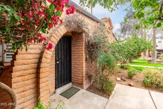 Photo #5: 6839042 Listing 