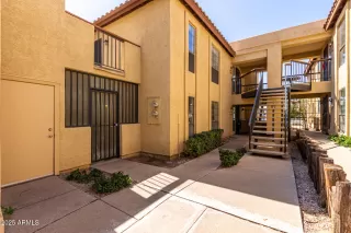 Photo #2: 6839184 Listing