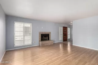 Photo #4: 6839184 Listing