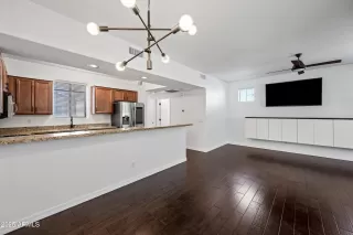 Photo #6: 6839268 Listing 