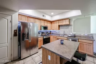 Photo #3: 6839549 Listing