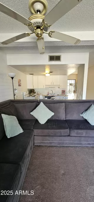 Photo #6: 6839709 Listing 