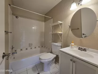 Photo #5: 6839724 Listing