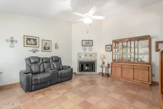 Photo #6: 6839970 Listing 