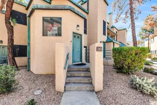 Photo #3: 6840183 Listing 