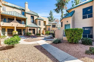 Photo #6: 6840183 Listing 