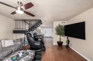 Photo #5: 6840216 Listing 