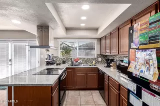 Photo #6: 6840216 Listing 