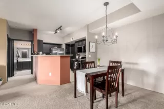 Photo #4: 6840327 Listing 