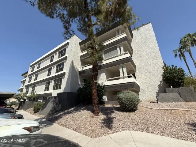 MLS: 6840483 Condo For Sale