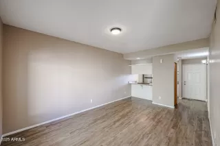 Photo #4: 6840585 Listing