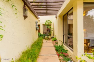 Photo #5: 6840719 Listing 