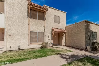 Photo #4: 6840806 Listing