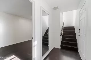 Photo #4: 6840905 Listing