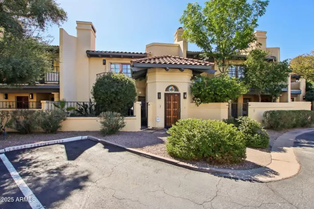 MLS: 6840948 Condo For Sale