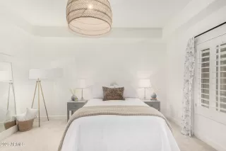 Photo #5: 6841157 Listing 